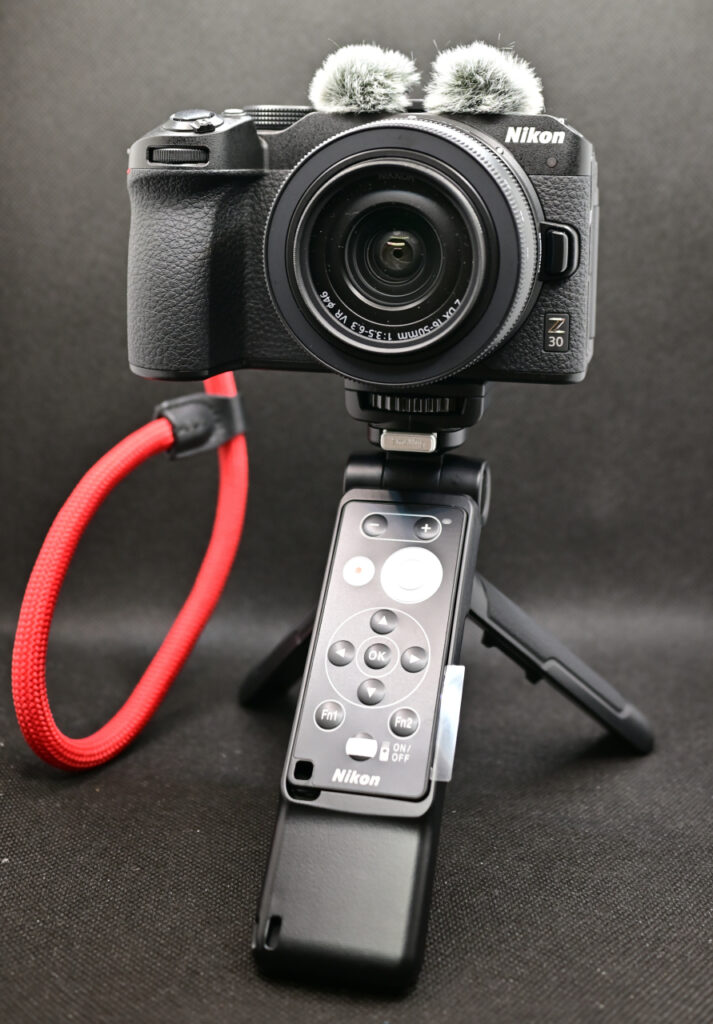 Nikon Z30+NIKKOR Z DX 16-50mm f/3.5-6.3 VR + SmallRig 3070 トライポッドグリップ