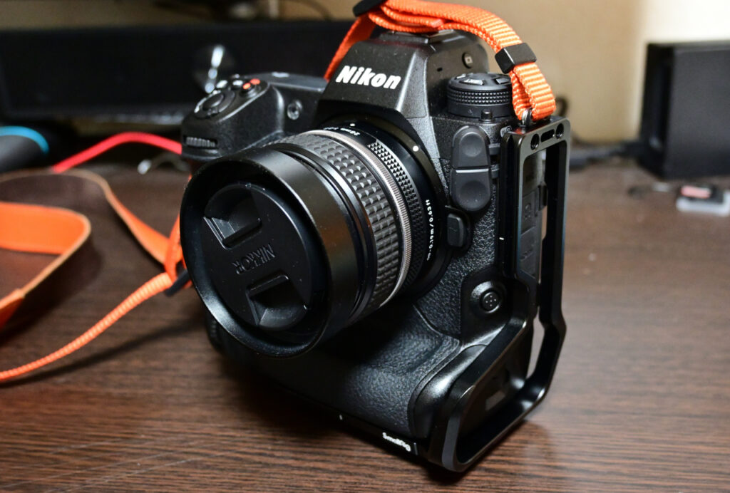 SmallRig 3714 Nikon Z9 L字ブラケットを取り付けたNikon Z9