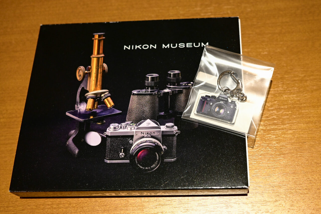 NIKON Zfc+NIKKOR Z DX 24mm f/1.7 ニコンようかんとキーホルダー