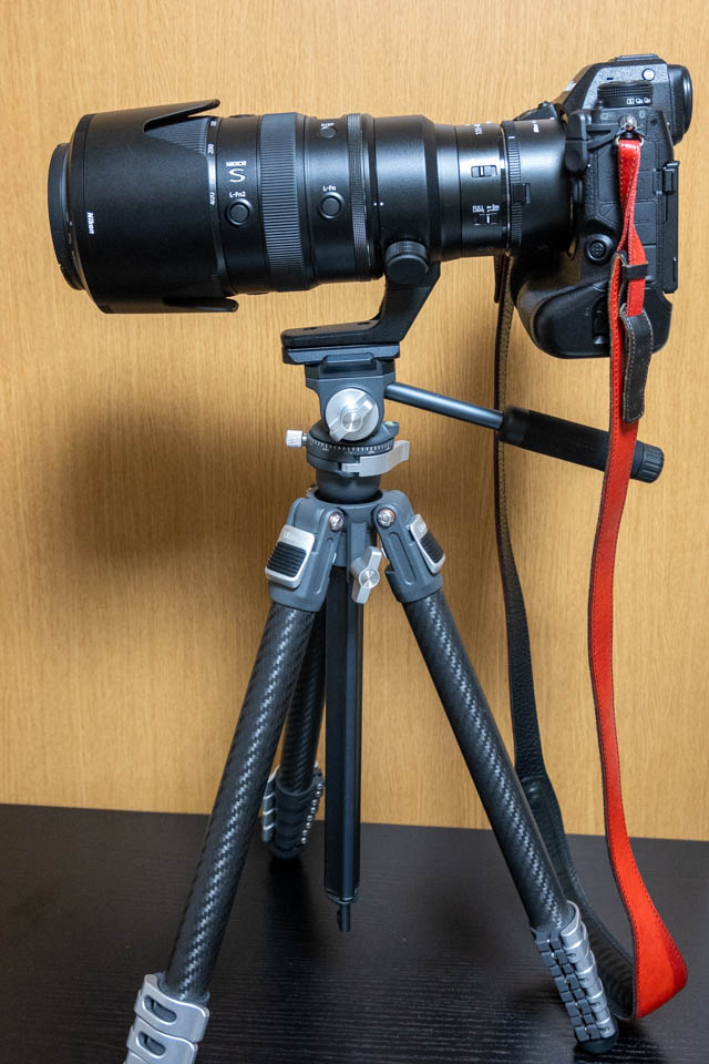 Ulanzi TT09 VideoGoはZ9と100-400mmでも余裕でマウントできる