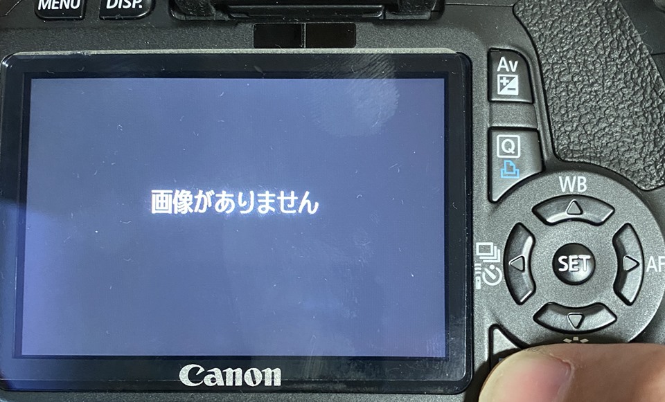 カメラでSDカードを初期化して画像がないことを確認