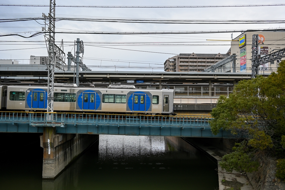 NIKON Z30+NIKKOR Z DX 24mm f/1.7　阪神電車（各駅車両）