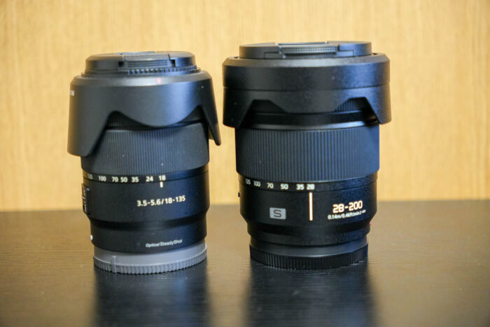 SONY E 18-135mm F3.5-5.6 OSSとLUMIX S 28-200mm F4-7.1 MACRO O.I.Sのサイズ比較